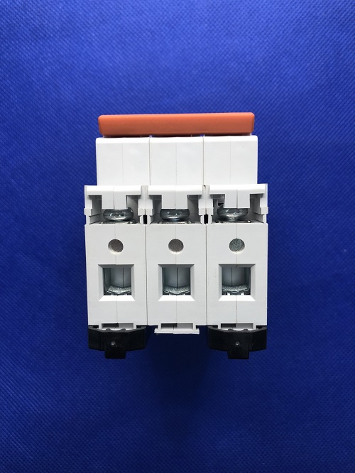 CB tép (MCB) BKN-b-3P-20A
