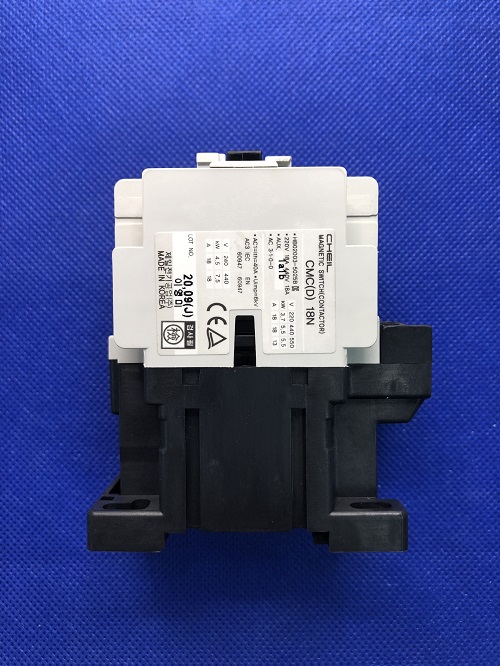 Khởi động từ Cheil CMC18N