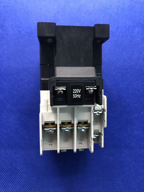 Khởi động từ Cheil CMC18N