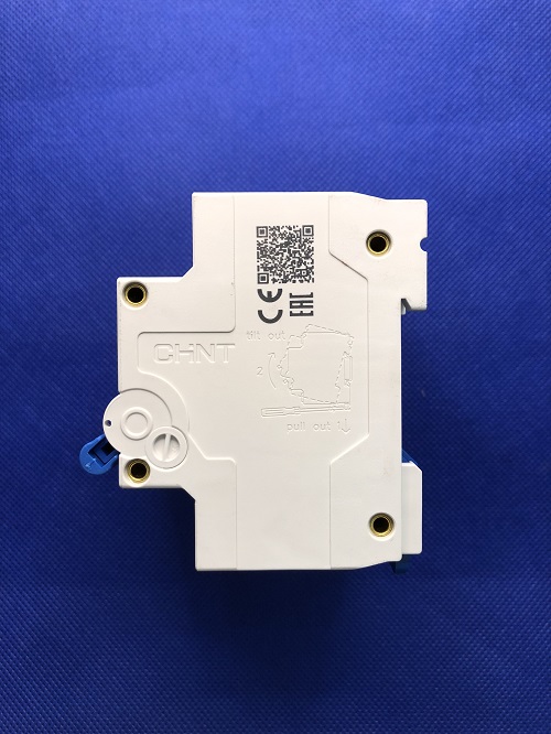 Áp tô mát Chint NXB-125 3P C125