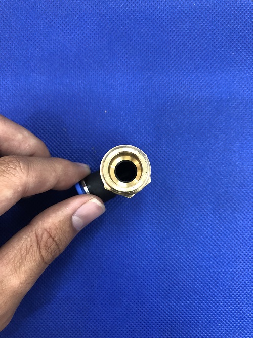 Nối ống L phi 10 ren 21 GPL1004
