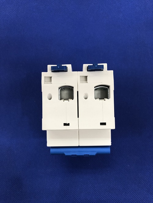 Áp tô mát Chint NXB-125 2P C125