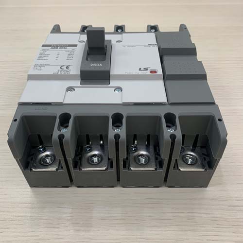 Aptomat LS ABS204C-250A