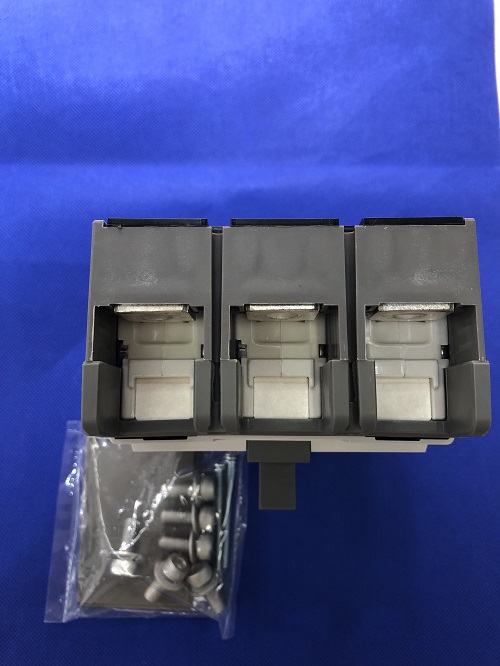 Cầu dao điện MCCB 3 pha LS ABN203C-250A