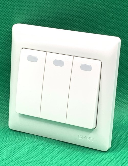 Bộ công tắc ba 2 chiều 10AX, 250V màu trắng