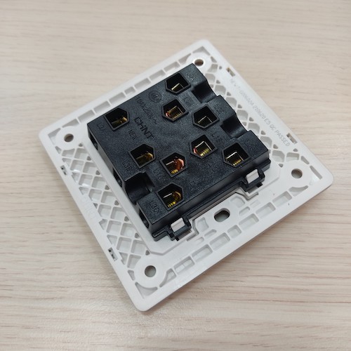 Bộ công tắc ba 2 chiều 10AX, 250V màu vàng