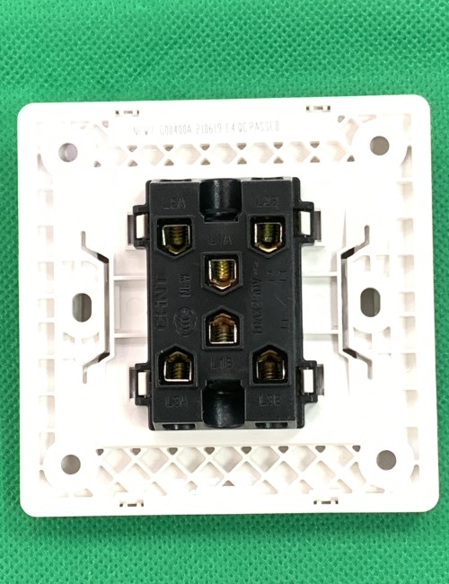 Bộ công tắc đôi 2 chiều 10AX250V màu trắng