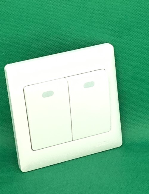 Bộ công tắc đôi 2 chiều 10AX250V màu trắng
