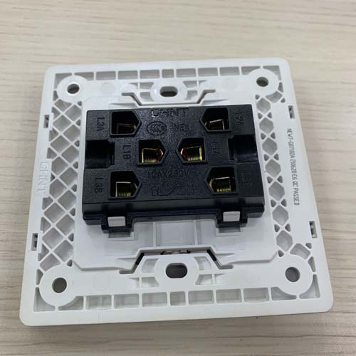 Bộ công tắc trung gian 10A màu vàng