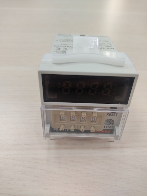 Bộ đếm loại phích cắm 8 chân Autonics FS4-1P4