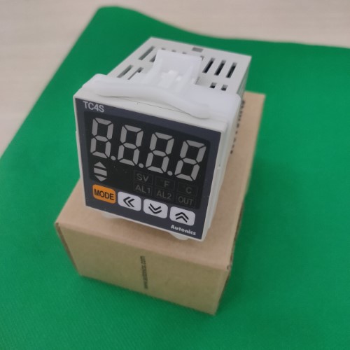 Bộ điều khiển nhiệt độ Autonics TC4SP-14R