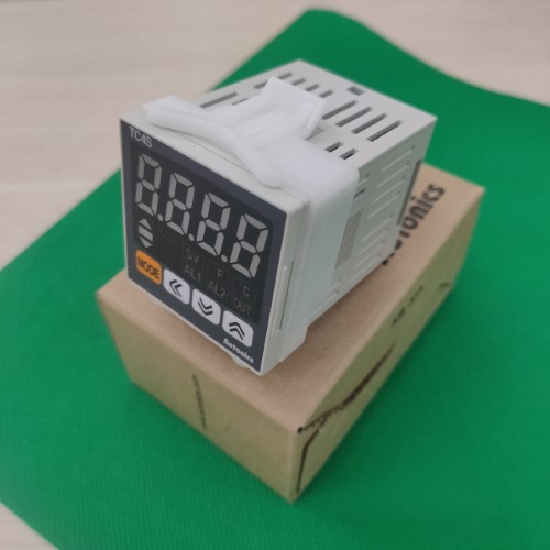 Bộ điều khiển nhiệt độ Autonics TC4SP-14R