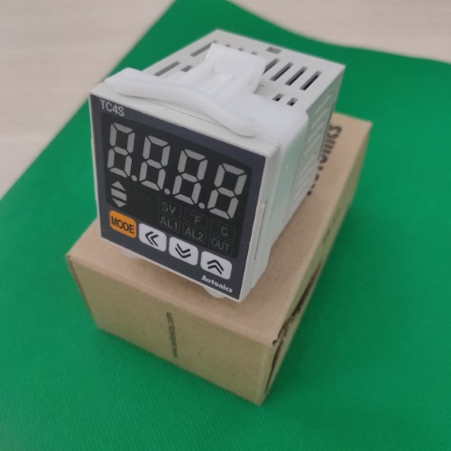 Bộ điều khiển nhiệt độ Autonics TC4SP-14R