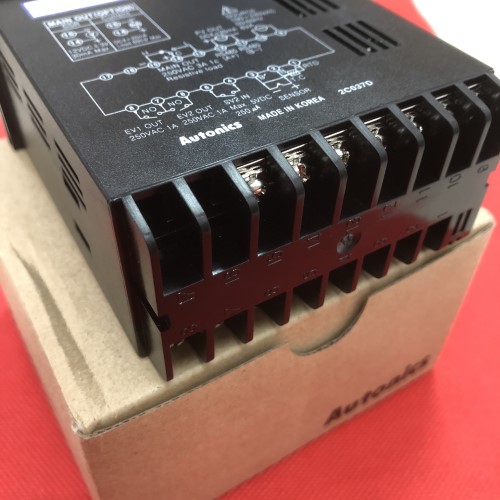 Bộ điều khiển nhiệt độ Autonics TZN4W-24S