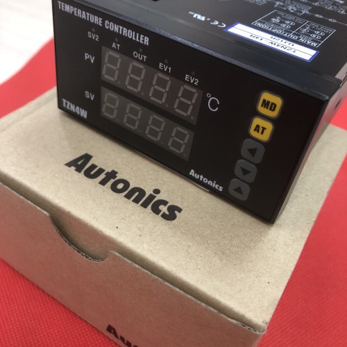 Bộ điều khiển nhiệt độ Autonics TZN4W-R4C