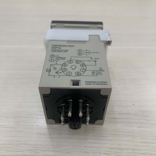 Bộ điều khiển nhiệt độ Hanyoung DF4-PKMNR-06
