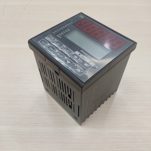 Bộ điều khiển nhiệt độ Hanyoung NP200-03