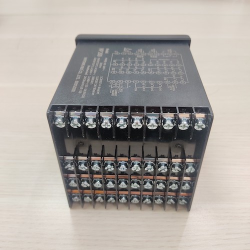 Bộ điều khiển nhiệt độ Hanyoung NP200-13