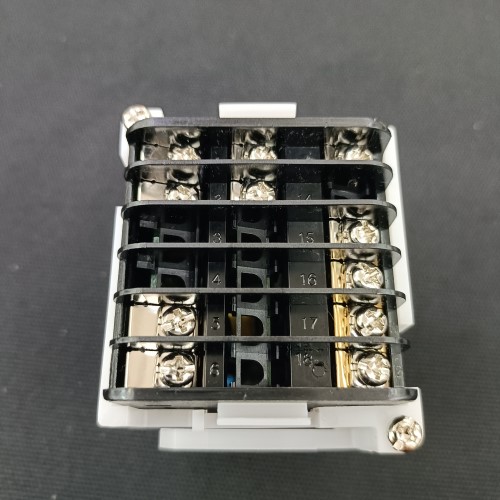 Bộ điều khiển nhiệt độ Hanyoung VX4-UCNA-A1C