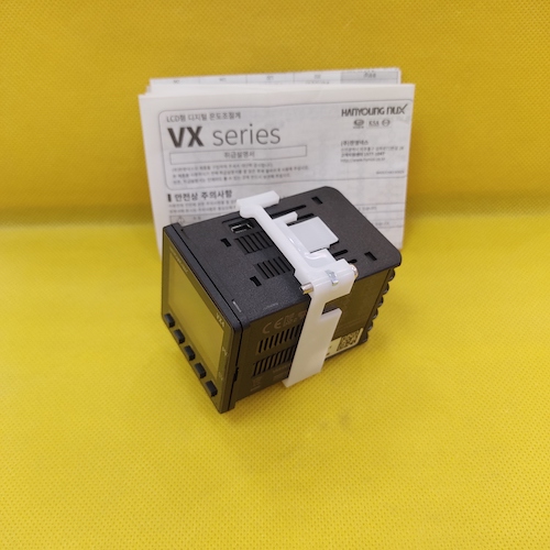 Bộ  điều khiển nhiệt độ Hanyoung VX4-UMNA-A2CTD2