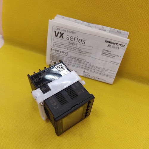 Bộ điều khiển nhiệt độ Hanyoung VX4-UMNA-A2CTR