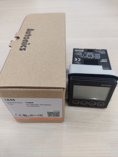 Bộ định thời màn hình LCD Autonics LE4S
