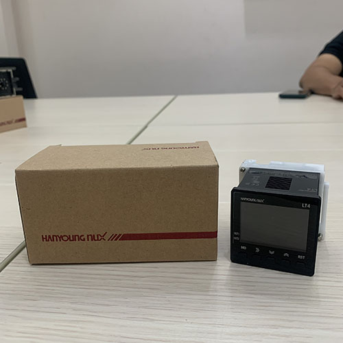 Bộ định thời kỹ thuật số Hanyoung LT4