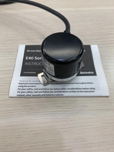 Bộ mã hóa vòng quay tương đối 40mm (Loại lỗ liền thân) Autonics E40HB12-100-6-L-24
