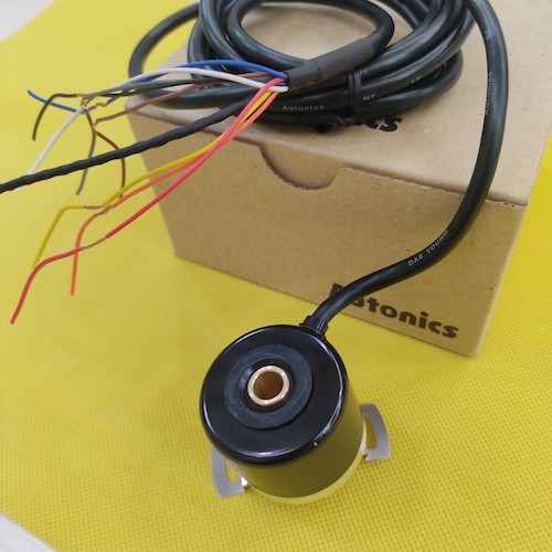 Bộ mã hóa vòng quay tương đối 40mm (Loại lỗ liền thân) Autonics E40HB12-250-6-L-5-C