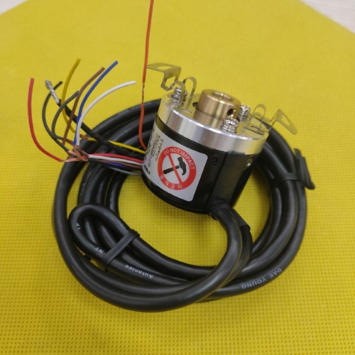 Bộ mã hóa vòng quay tương đối 40mm (Loại lỗ liền thân) Autonics E40HB12-3600-6-L-5