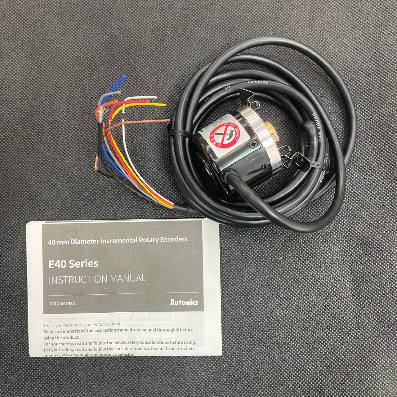 Bộ mã hóa vòng quay tương đối 40mm (Loại lỗ liền thân) Autonics E40HB12-50-3-N-24