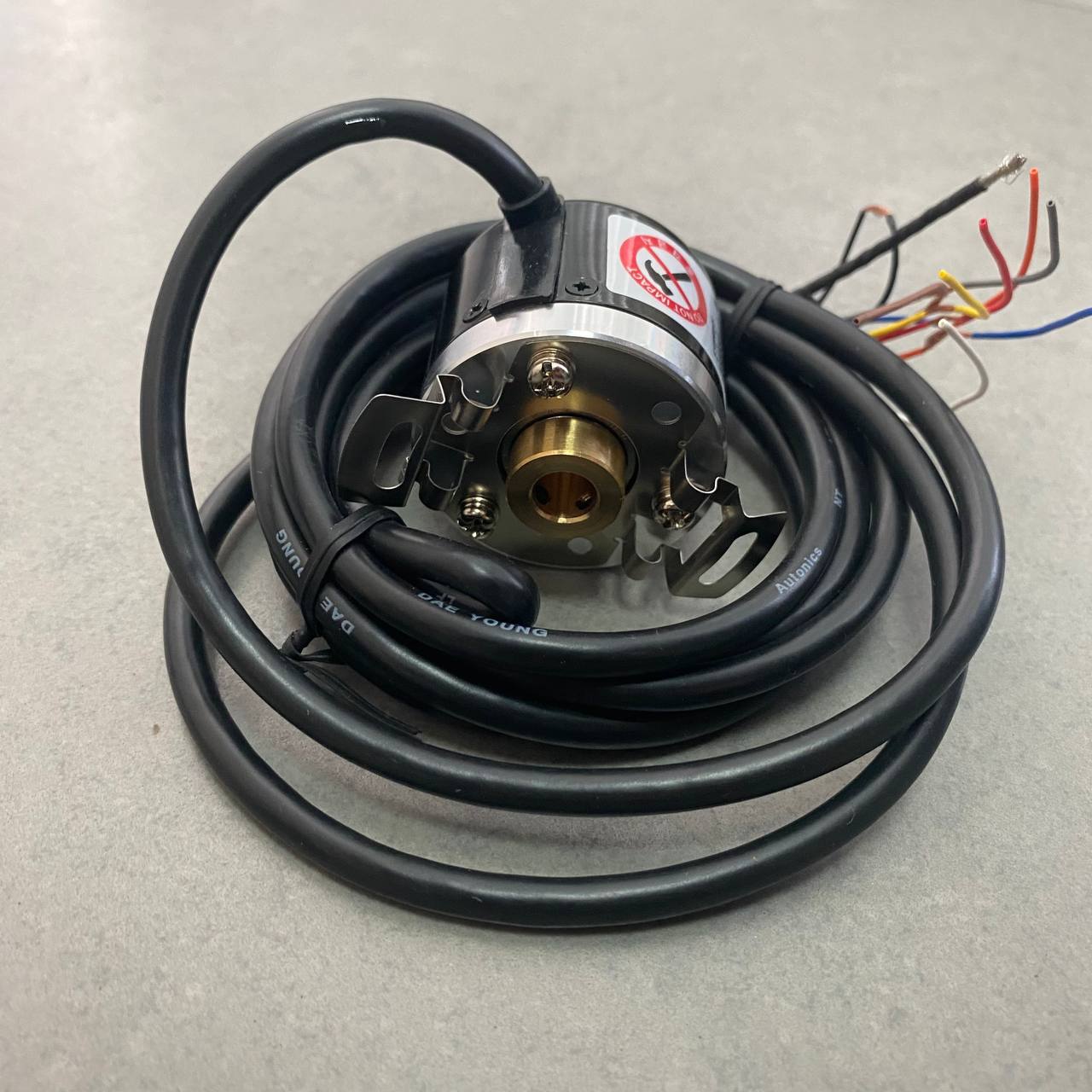 Bộ mã hóa vòng quay tương đối 40mm (Loại lỗ liền thân) Autonics E40HB10-25-3-T-24