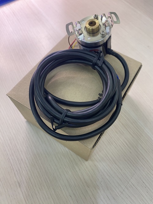 Bộ mã hóa vòng quay tương đối 40mm (Loại lỗ liền thân) Autonics E40HB8-150-6-L-24-C