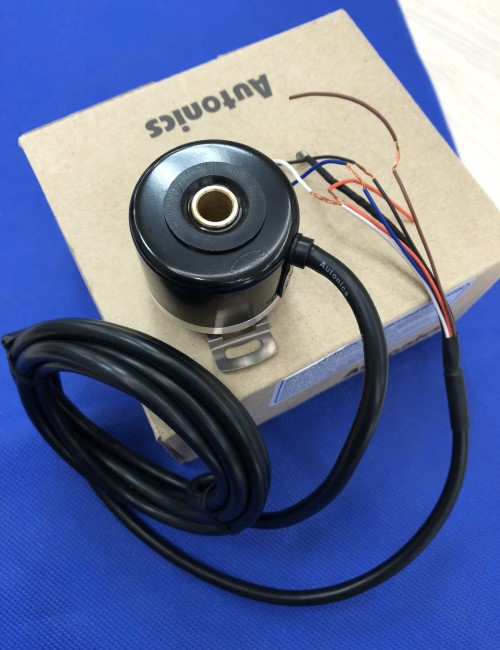 Bộ mã hóa vòng quay tương đối 40mm (Loại lỗ) Autonics E40H8-200-3-T-24