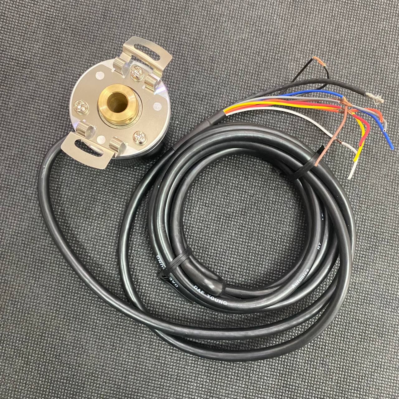 Bộ mã hóa vòng quay tương đối 40mm (Loại lỗ liền thân) Autonics E40HB10-1024-6-L-5