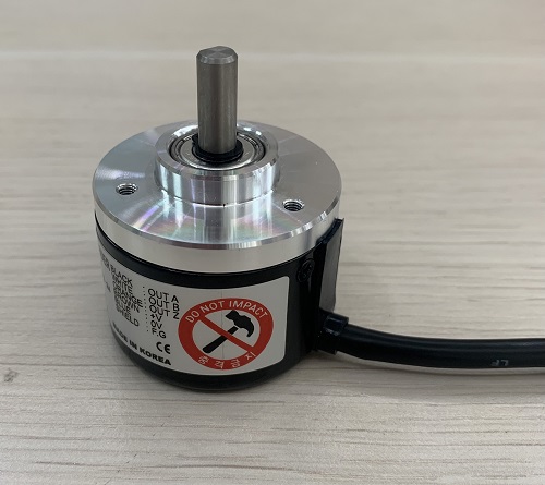 Bộ mã hóa vòng quay tương đối 40mm (Loại trục) Autonics E40S6-1000-3-T-24