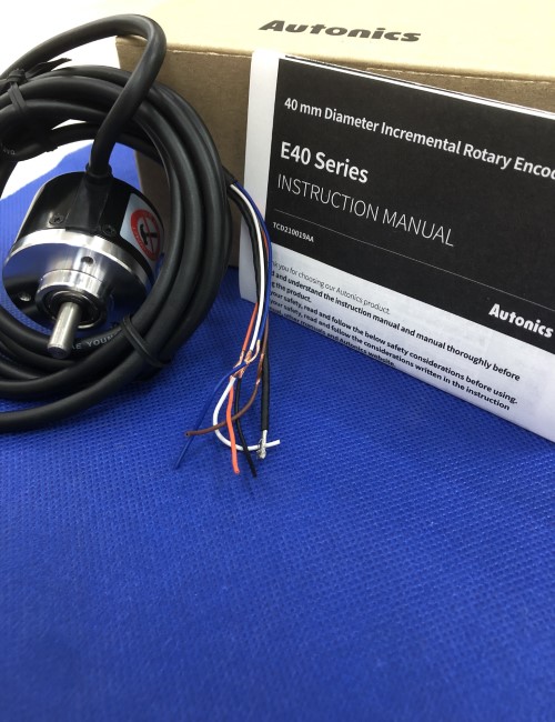 Bộ mã hóa vòng quay tương đối 40mm (Loại trục) Autonics E40S6-300-3-T-24