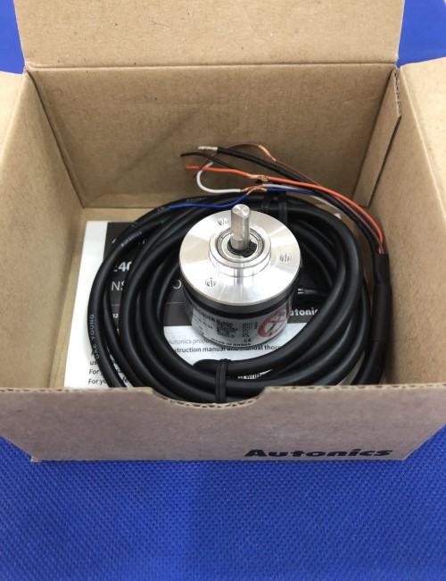 Bộ mã hóa vòng quay tương đối 40mm (Loại trục) Autonics E40S6-300-3-T-24