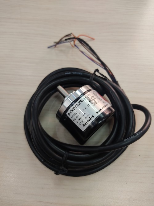 Bộ mã hóa vòng quay tương đối 40mm (Loại trục) Autonics E40S6-360-3-N-24