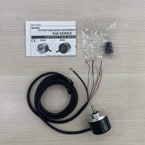 Bộ mã hóa vòng quay tương đối 40mm (Loại trục) Autonics E40S6-600-3-T-24