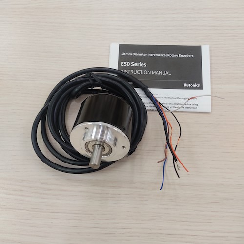 Bộ mã hóa vòng quay tương đối 50mm (Loại trục) Autonics E50S8-15-3-T-24
