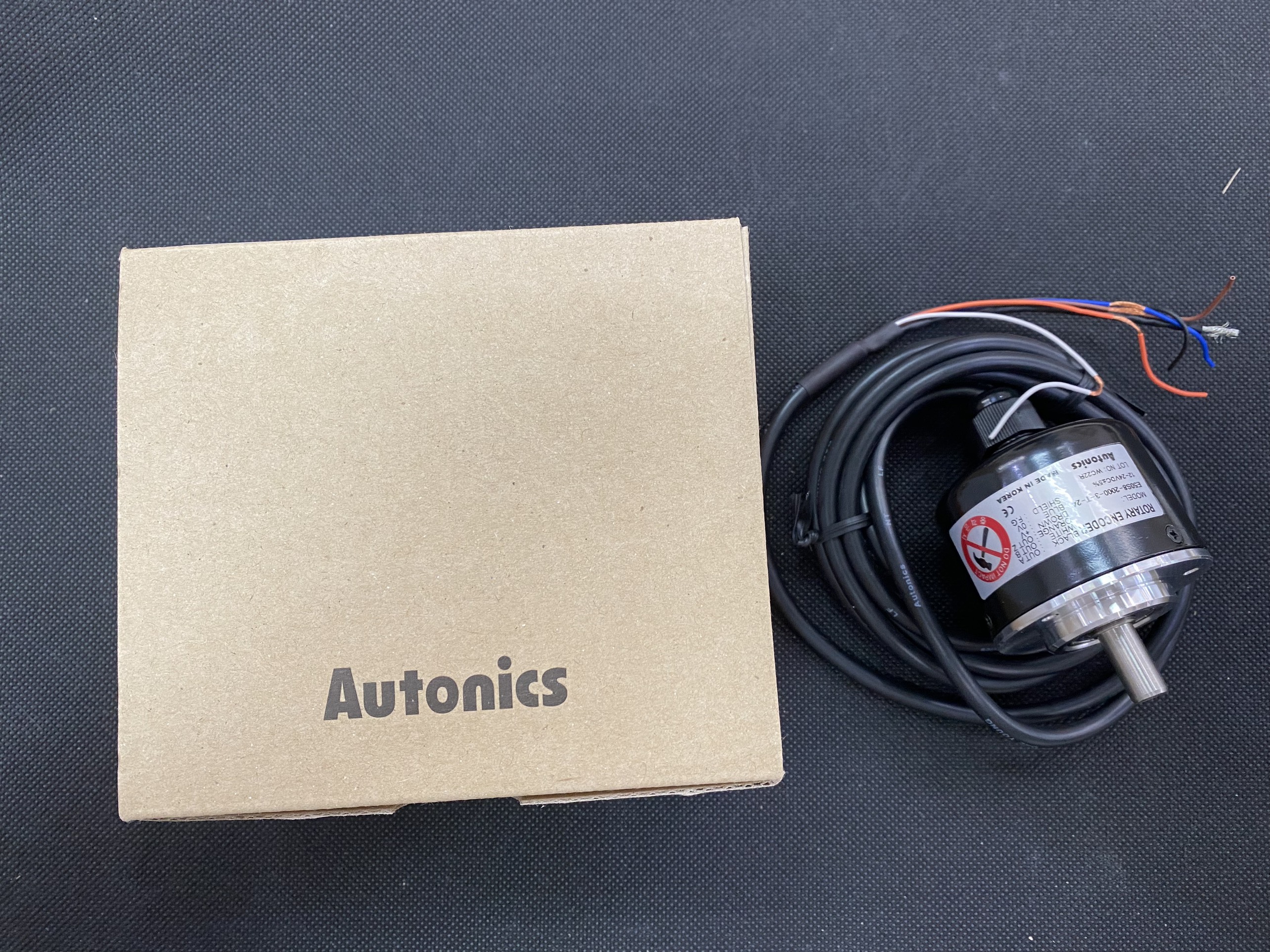 Bộ mã hóa vòng quay tương đối 50mm (Loại trục) Autonics E50S8-2000-3-T-24