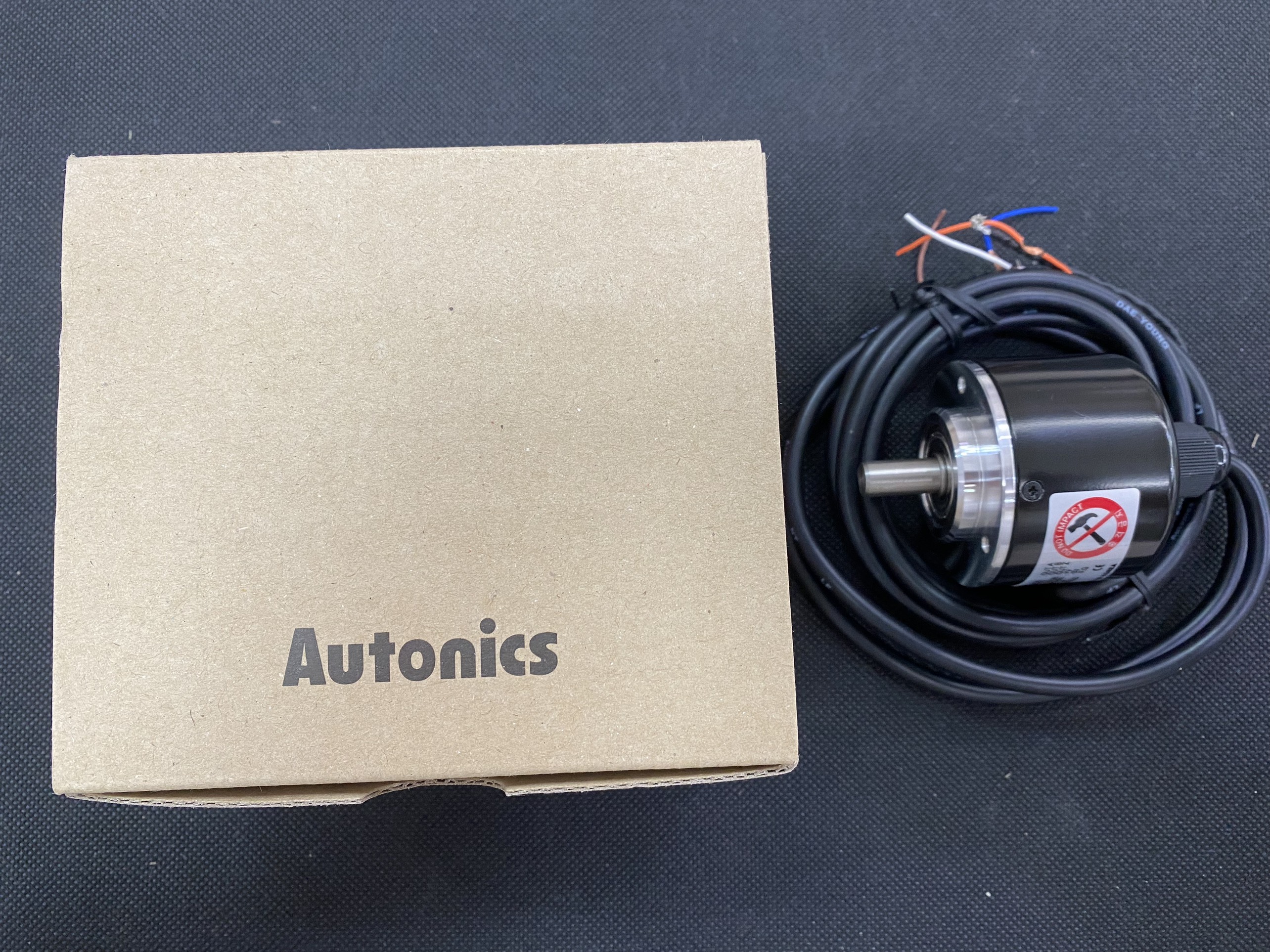 Bộ mã hóa vòng quay tương đối 50mm (Loại trục) Autonics E50S8-1024-3-T-24