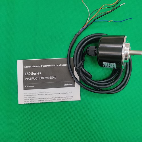 Bộ mã hóa vòng quay tương đối 50mm (Loại trục) Autonics E50S8-500-6-L-5-C