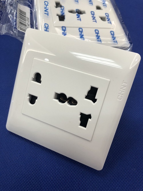 Bộ ổ cắm đa năng 3 chấu 13A, 250V Chint G NEW7-G11140