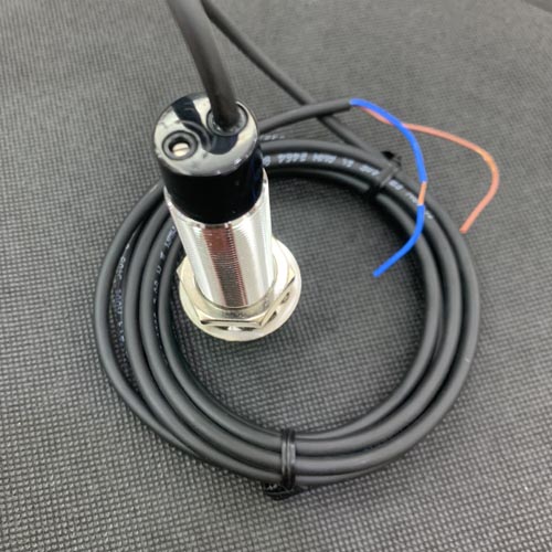 Cảm biến điện dung Hanyoung Tròn 2 dây CUP-18R8AA