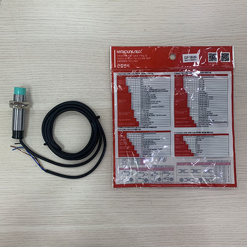 Cảm biến điện dung Hanyoung Tròn 3 dây CUP-18R8NA