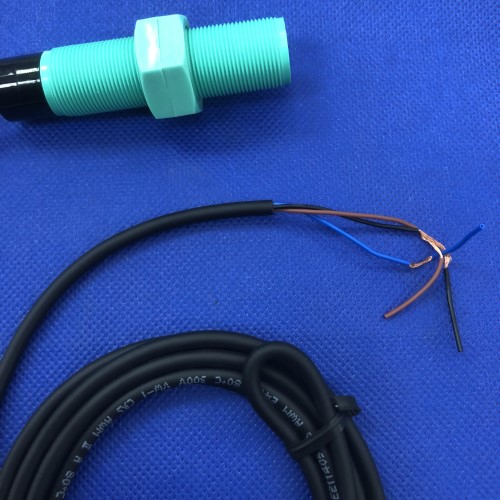 Cảm biến điện dung Hanyoung Tròn 3 dây CUP-18RP8NC