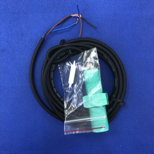 Cảm biến điện dung Hanyoung Tròn 3 dây CUP-18RP8NC