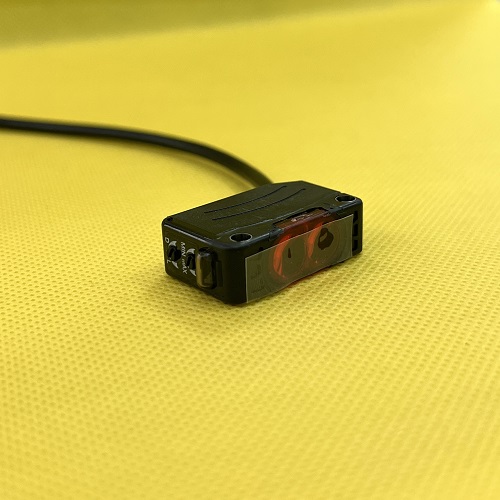 Cảm biến quang nhỏ gọn hiệu suất cao Autonics BJ300-DDT-P